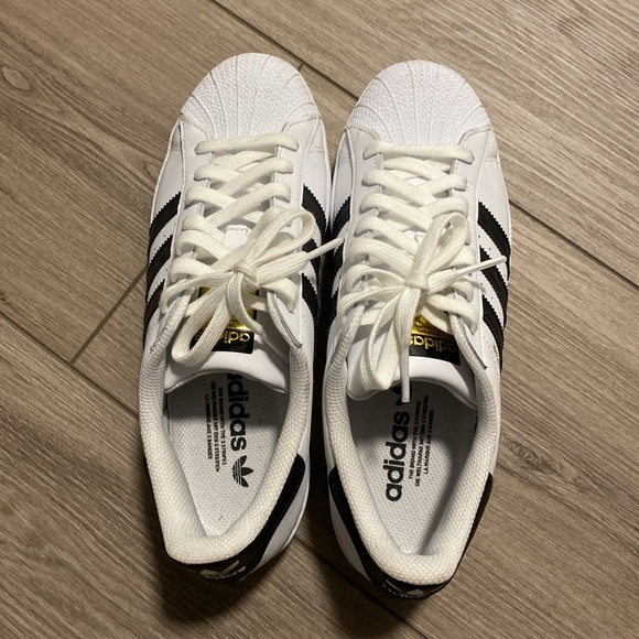Adidas - Superstar. Size 9 - Picture 5 of 7